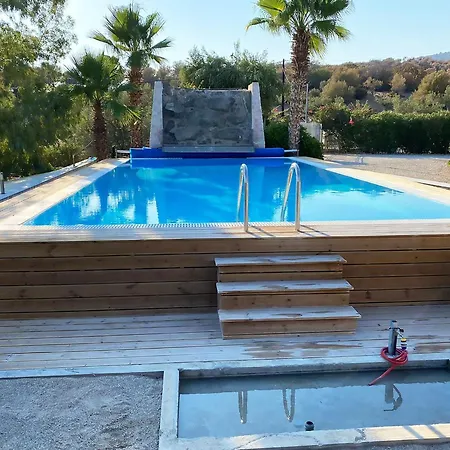 In Ermioni Mit Grill- Terrasse Und Gemeinschaftlichem Pool By Interhome Σπίτι διακοπών *