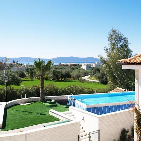 In Ermioni Mit Grill- Terrasse Und Gemeinschaftlichem Pool By Interhome