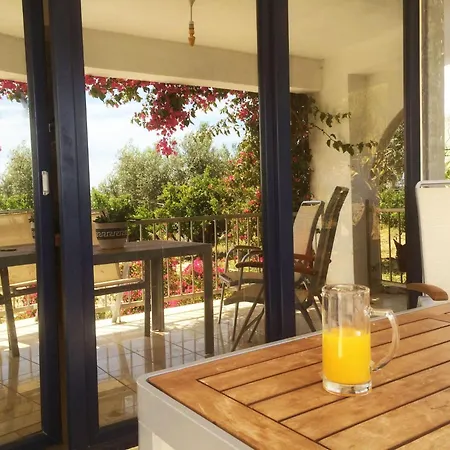 In Ermioni Mit Grill- Terrasse Und Gemeinschaftlichem Pool By Interhome *