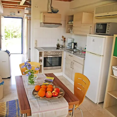 In Ermioni Mit Grill- Terrasse Und Gemeinschaftlichem Pool By Interhome * Thermisía