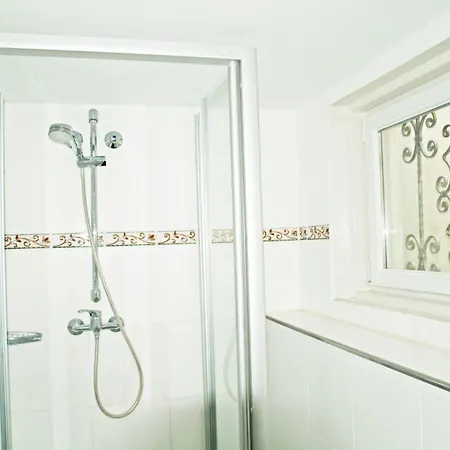 In Ermioni Mit Grill- Terrasse Und Gemeinschaftlichem Pool By Interhome 別荘 Thermisía