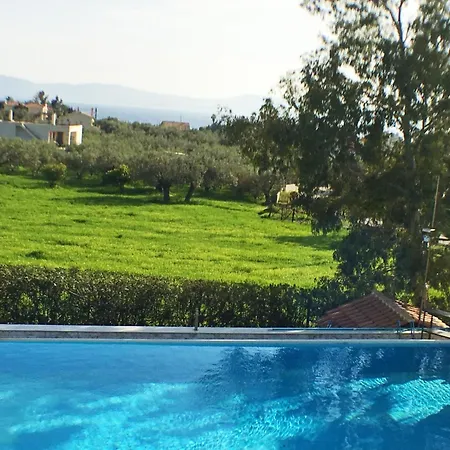 In Ermioni Mit Grill- Terrasse Und Gemeinschaftlichem Pool By Interhome Thermisía