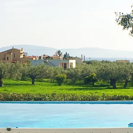 In Ermioni Mit Grill- Terrasse Und Gemeinschaftlichem Pool By Interhome 別荘 Thermisía