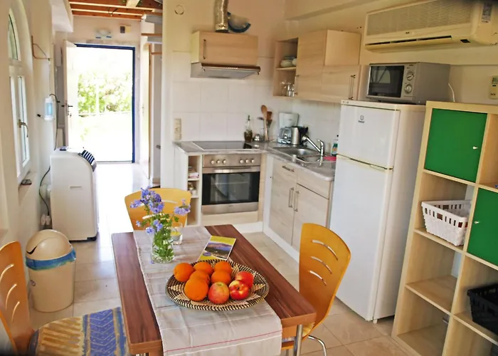 In Ermioni Mit Grill- Terrasse Und Gemeinschaftlichem Pool By Interhome * Thermisía