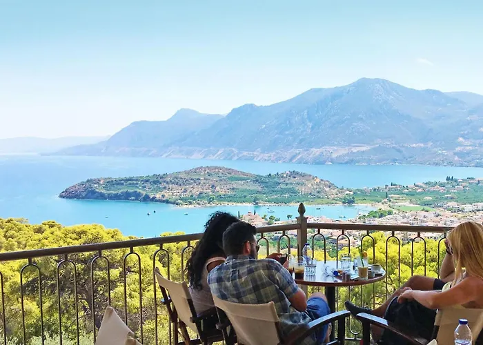 In Ermioni Mit Grill- Terrasse Und Gemeinschaftlichem Pool By Interhome 別荘